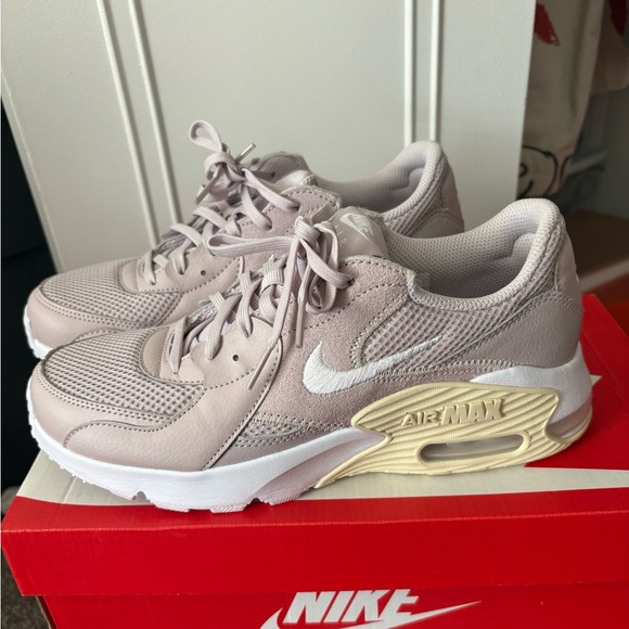 Nike Air Max Excee "Platinum Violet/White" Women's Shoe - Picture 5 of 8